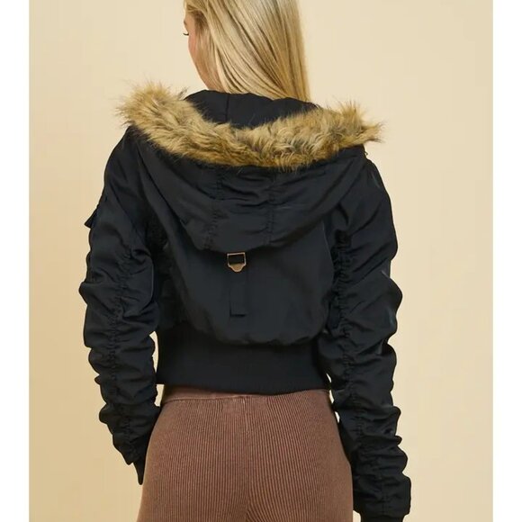 BRAND NEW! Women's Cropped Faux Fur Hooded Jacket - Picture 2 of 6